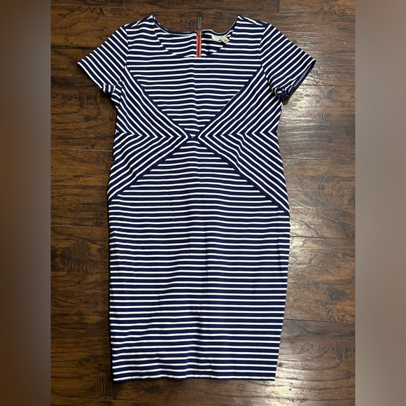 Jessica Simpson Maternity Dress - Picture 3 of 6